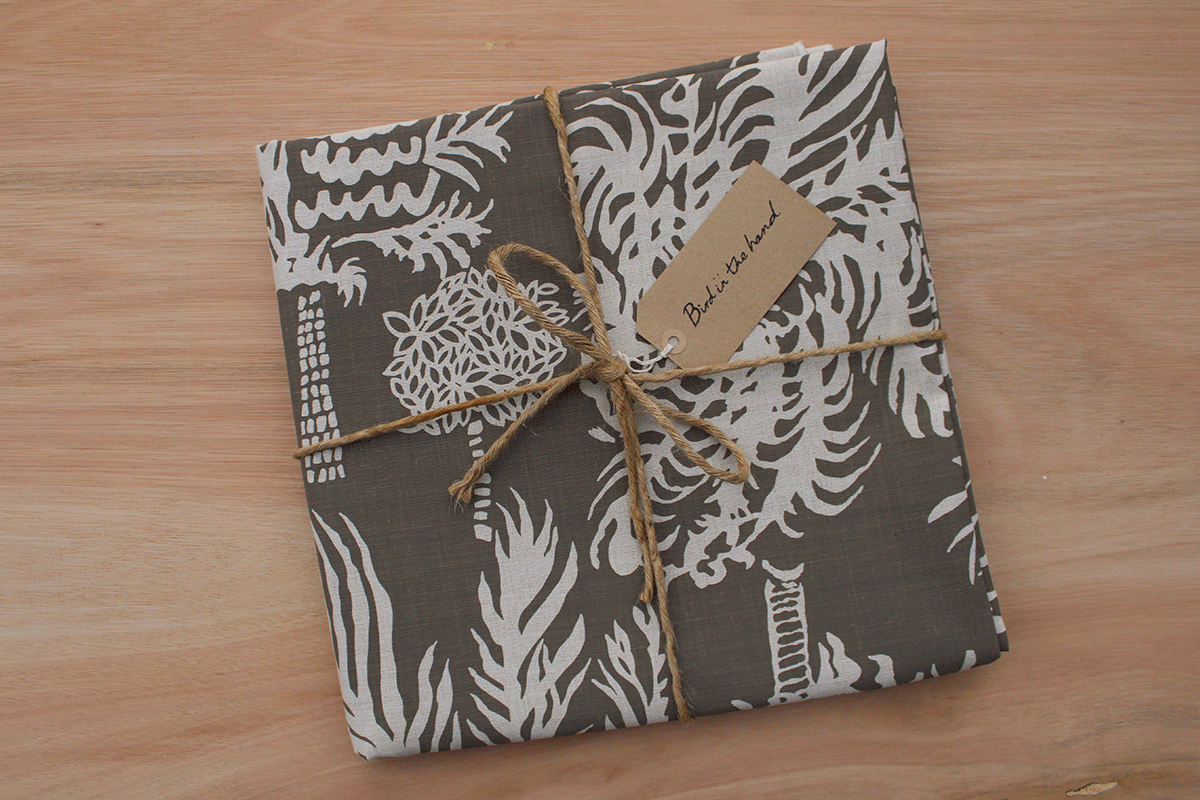 PALMS - Taupe on linen (2.85m)