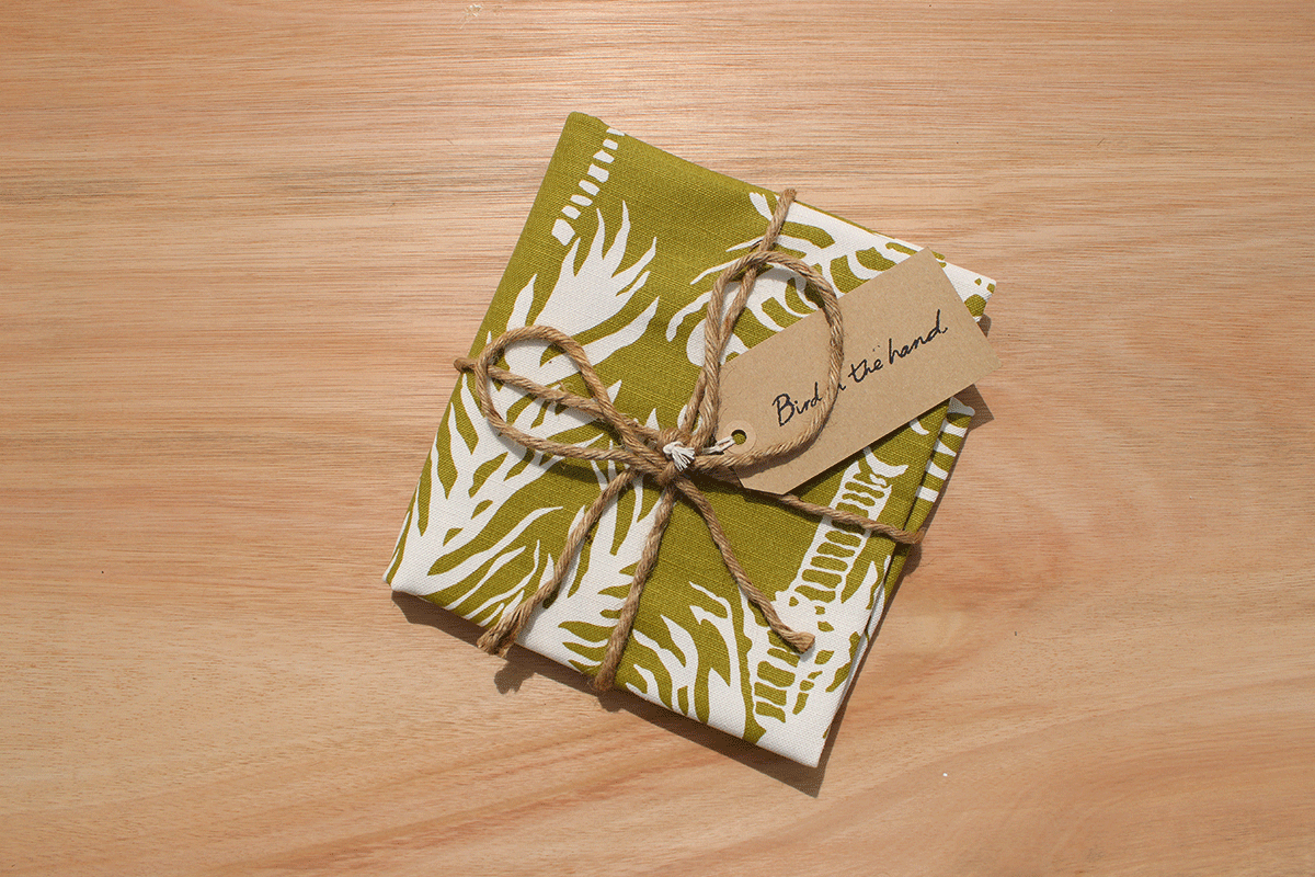PALMS - Olive on cotton linen union (0.6m)